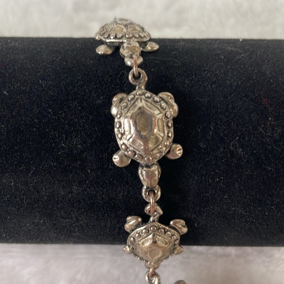 Vintage Sterling silver 7 turtle bracelet. Signed: SJ - Picture 3 of 7